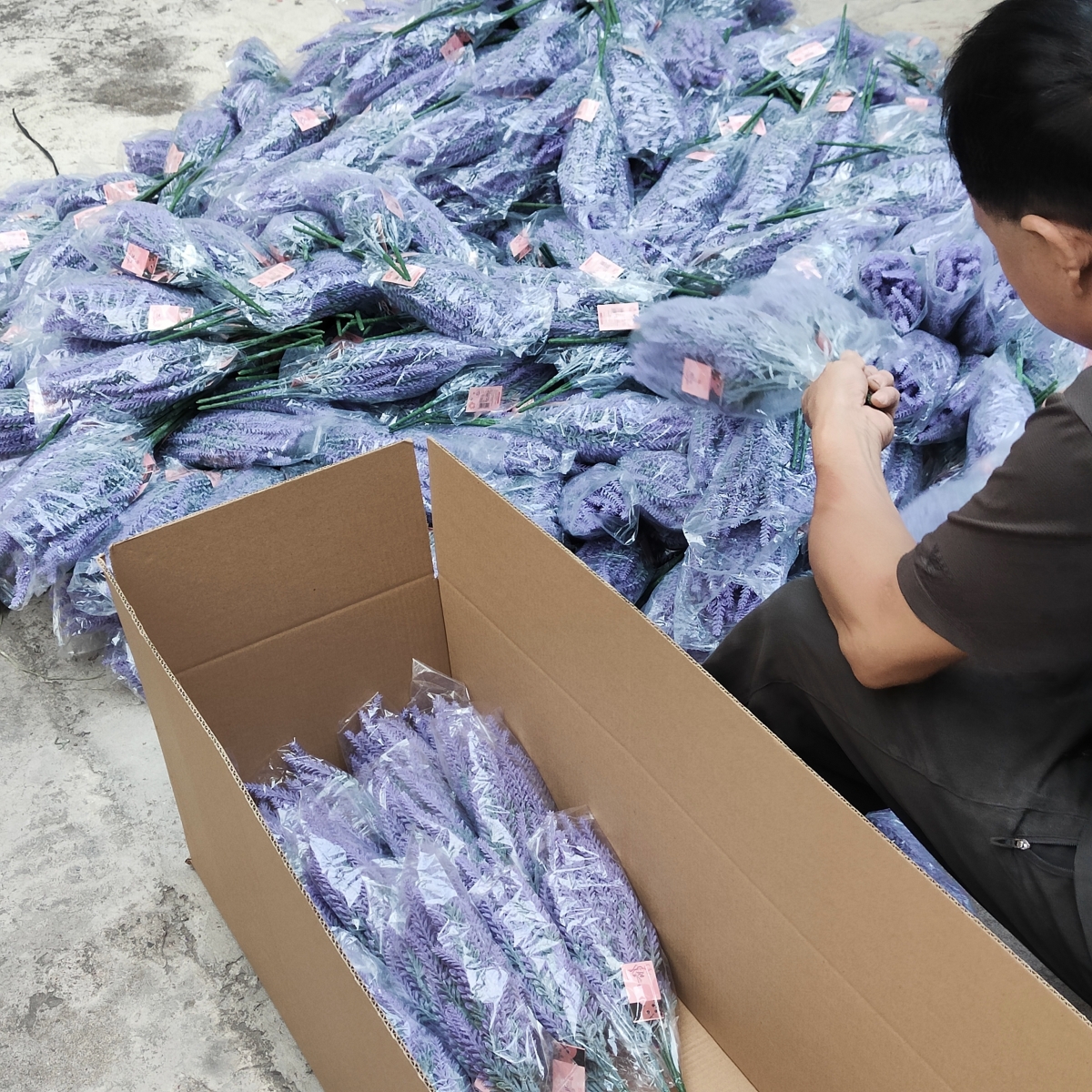 Kina konstgjorda lavendel blomma fabrik, plast lavendel stjälk, grossist falska blommor leverantör-Sunyfar konstgjorda blommor, Kina fabrik, leverantör, tillverkare, grossist